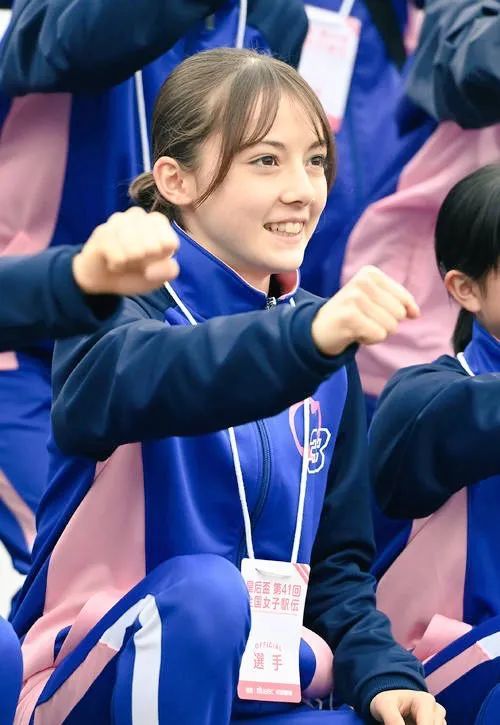 日本马拉松女选手跪着爬到终点_日本女子马拉松_日本女子马拉松最好成绩