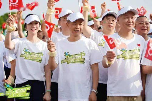 举重奥运冠军王_奥运举重冠军男_奥运举重冠军王一博简介