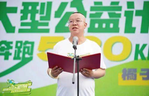奥运举重冠军王一博简介_奥运举重冠军男_举重奥运冠军王